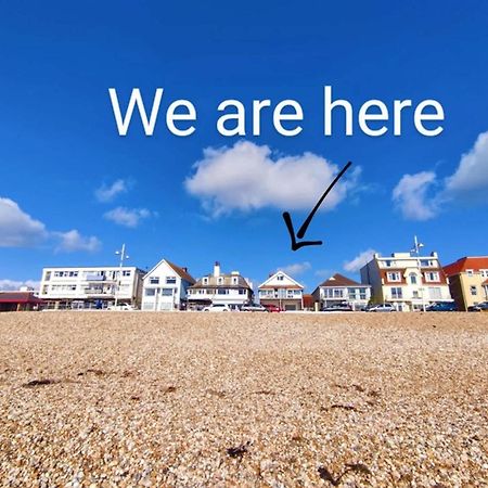 Absolute Beachfront With Decked Garden Oasis And Views Bognor Regis Buitenkant foto