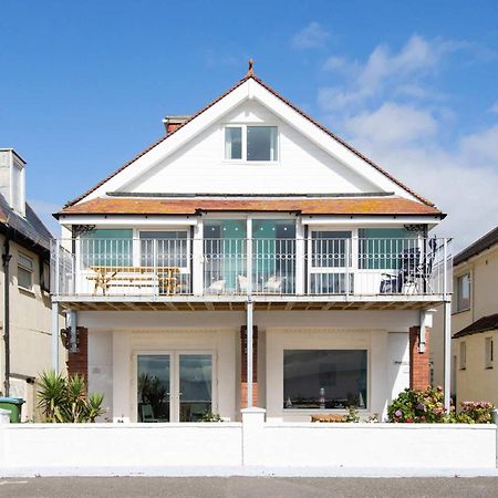 Absolute Beachfront With Decked Garden Oasis And Views Bognor Regis Buitenkant foto
