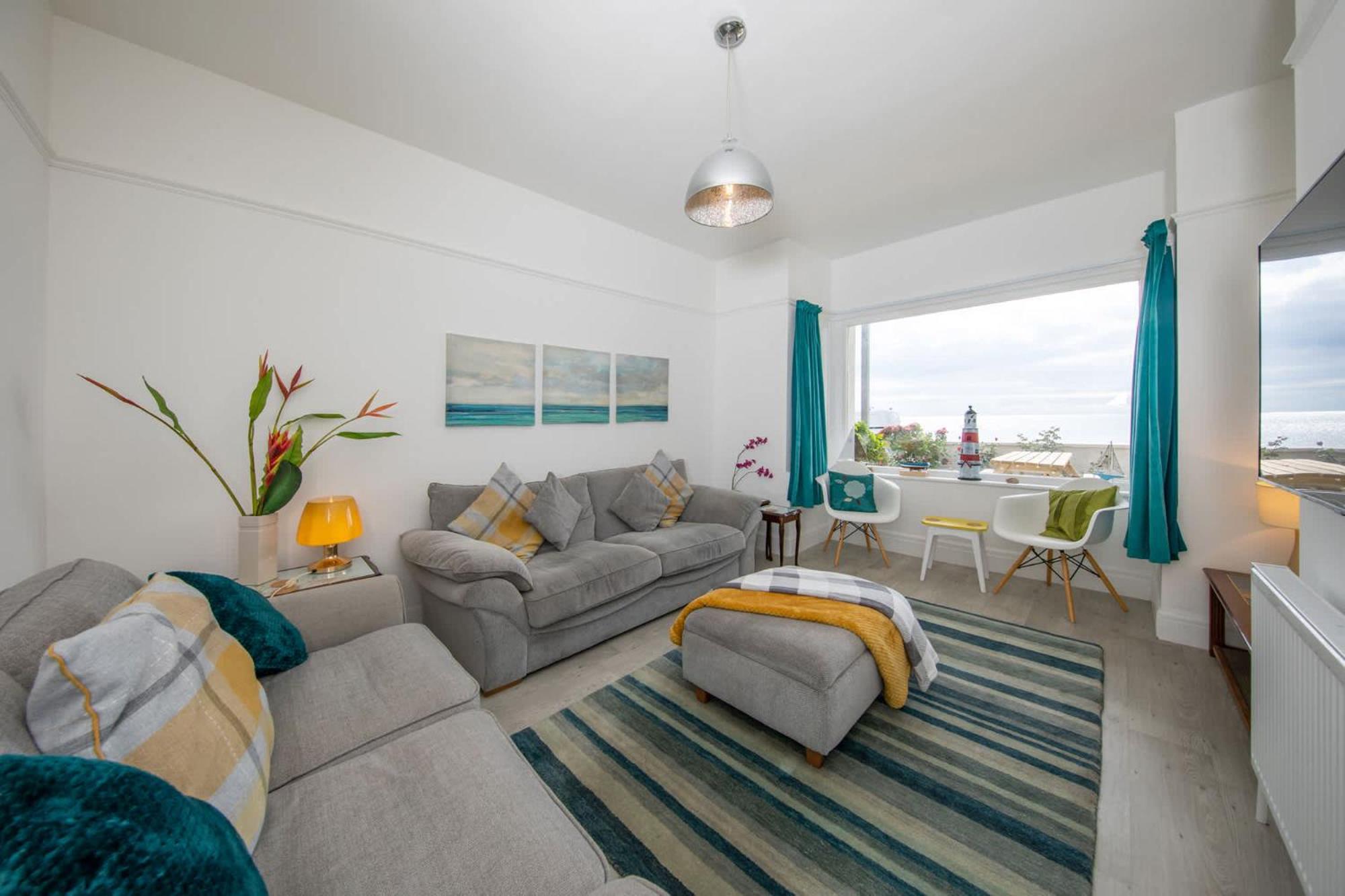 Absolute Beachfront With Decked Garden Oasis And Views Bognor Regis Buitenkant foto