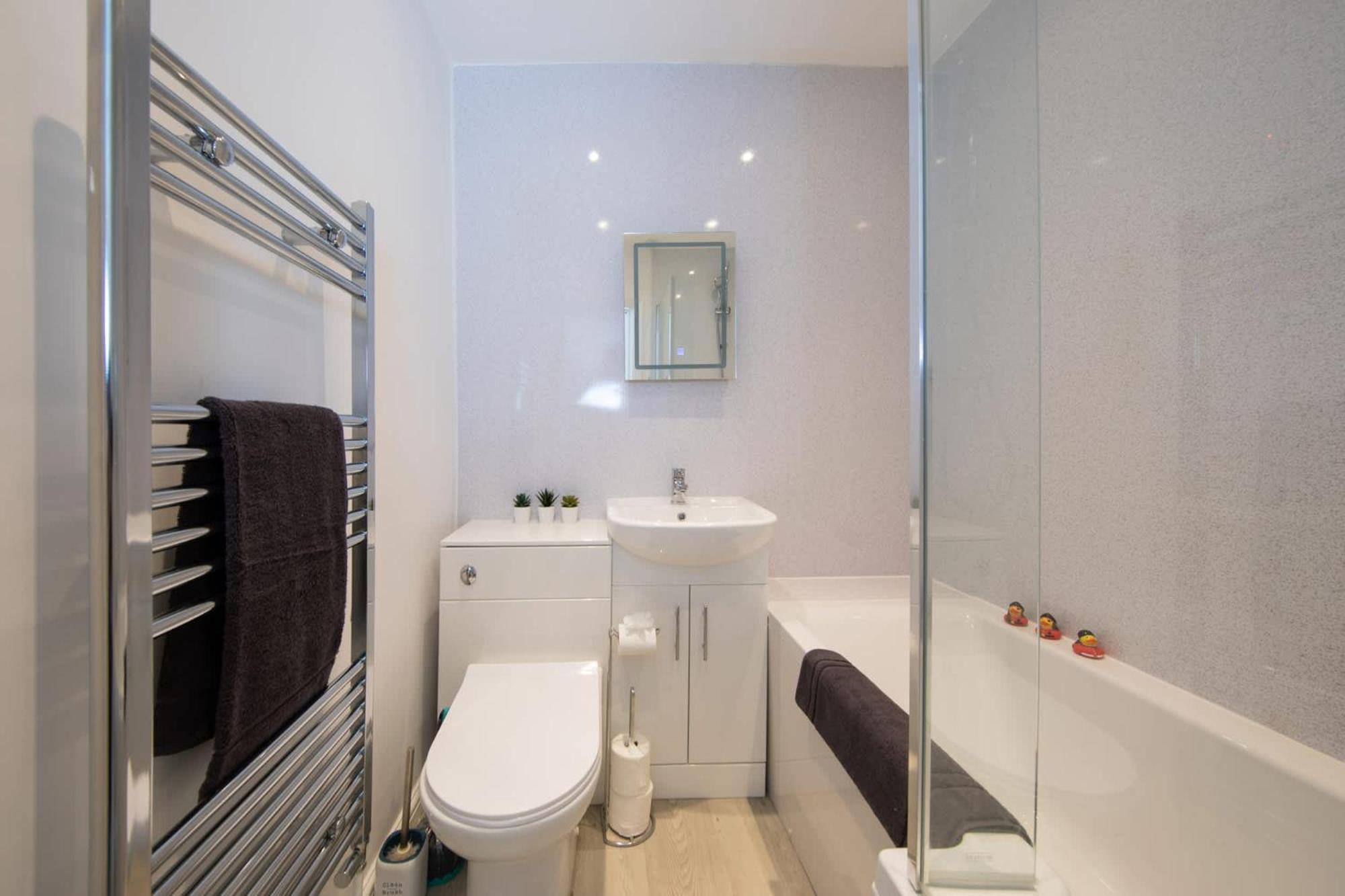 Absolute Beachfront With Decked Garden Oasis And Views Bognor Regis Buitenkant foto