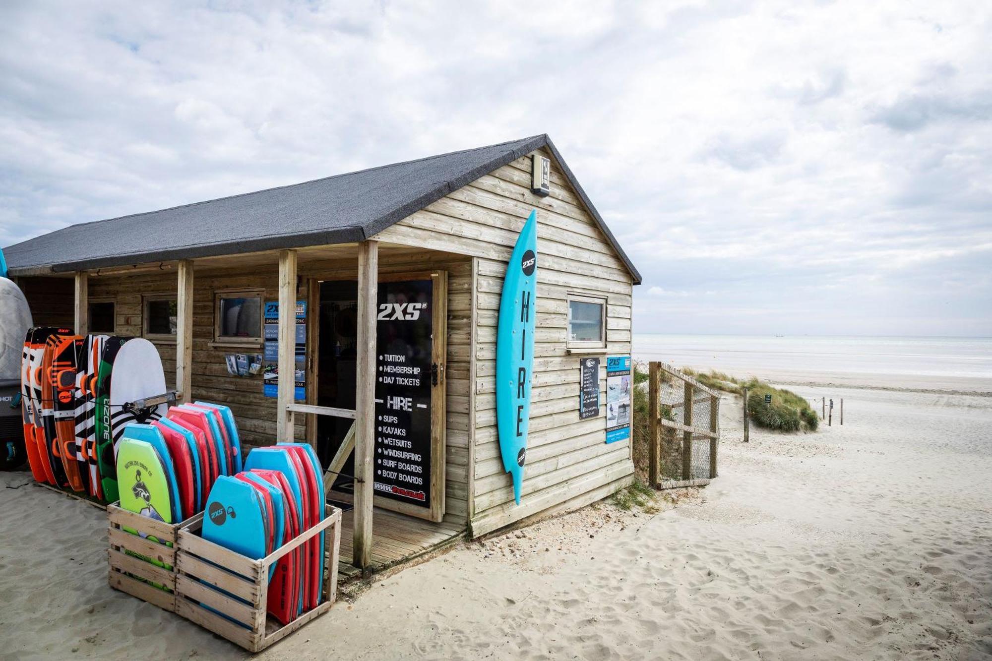 Absolute Beachfront With Decked Garden Oasis And Views Bognor Regis Buitenkant foto