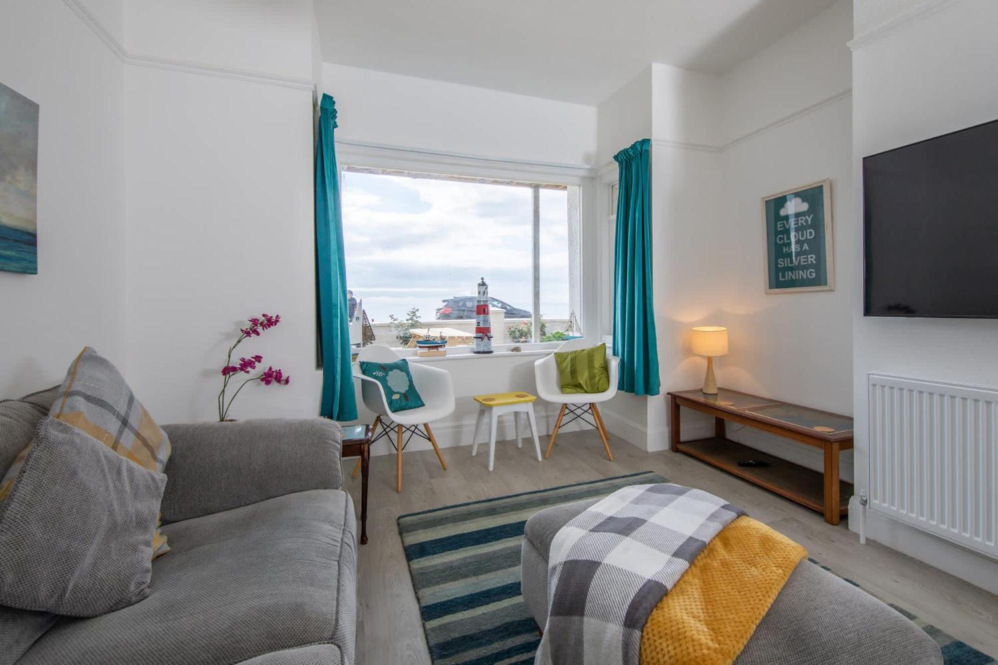 Absolute Beachfront With Decked Garden Oasis And Views Bognor Regis Buitenkant foto