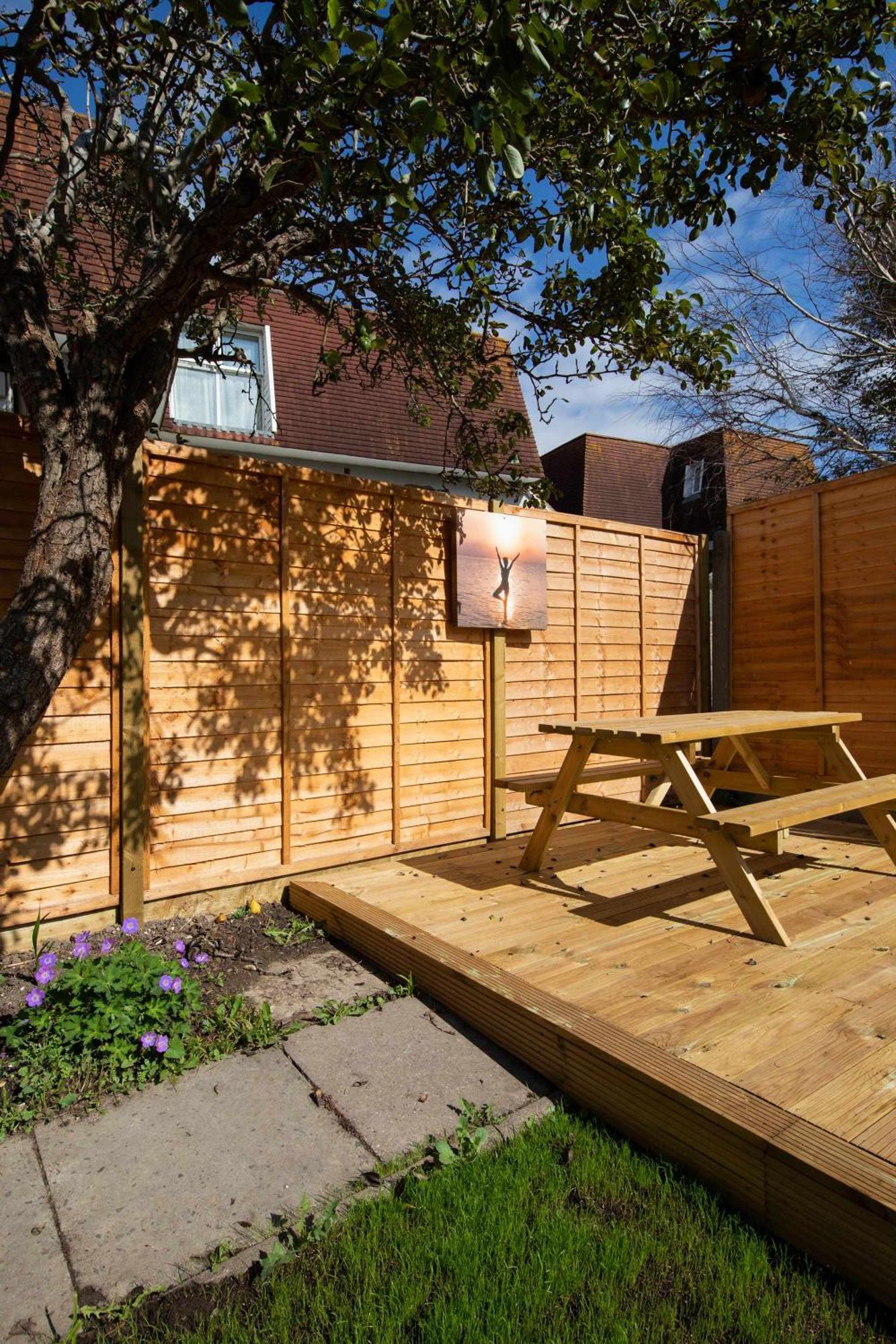 Absolute Beachfront With Decked Garden Oasis And Views Bognor Regis Buitenkant foto