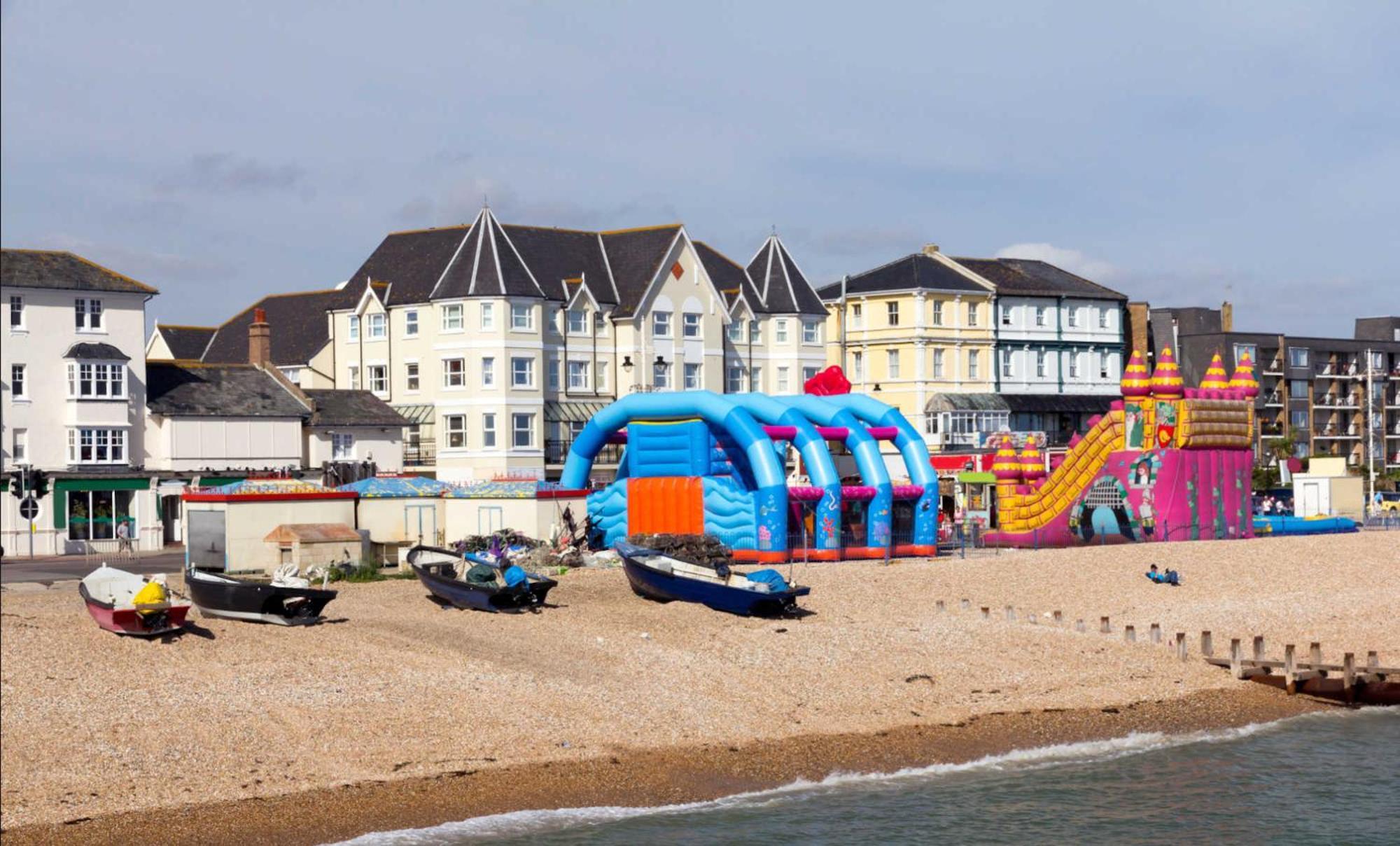 Absolute Beachfront With Decked Garden Oasis And Views Bognor Regis Buitenkant foto