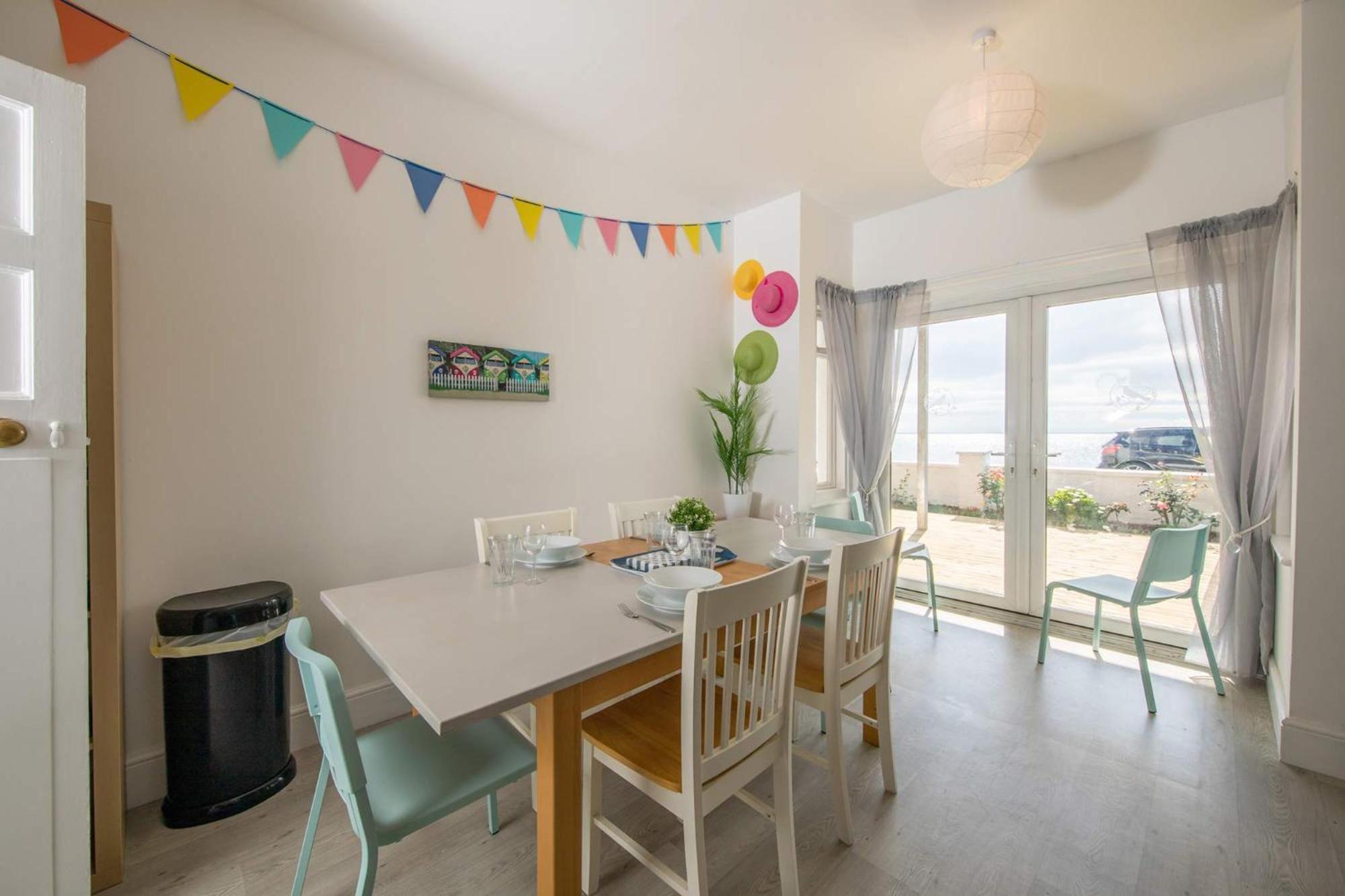 Absolute Beachfront With Decked Garden Oasis And Views Bognor Regis Buitenkant foto